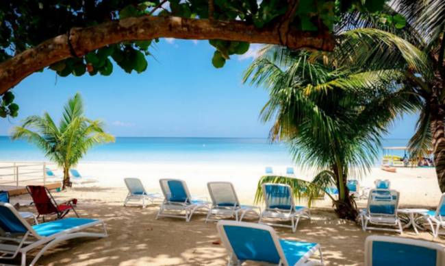 Шезлонг-лежак пластиковый Atlantico белый, голубой 1720-2040х700х350 мм