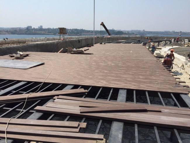 Террасная доска WOOZEN DN25 от LG HAUSYS, цена за пог. метр